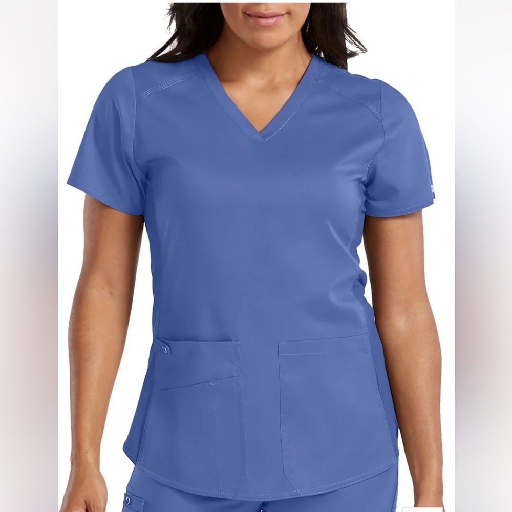 Med Couture Kerri Shirttail Hem Vneck Top